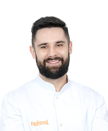 lekarz dentysta Grzegorz Wojda